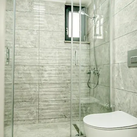 Azure Royal Apartman Mamaia